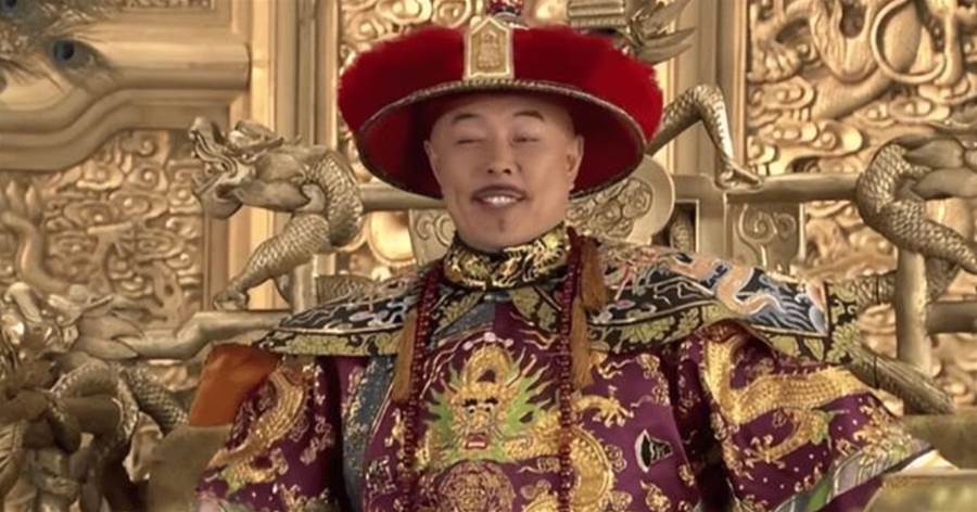 此人號稱是清朝明君，實際上只是個敗家子？大清因他而走下坡路